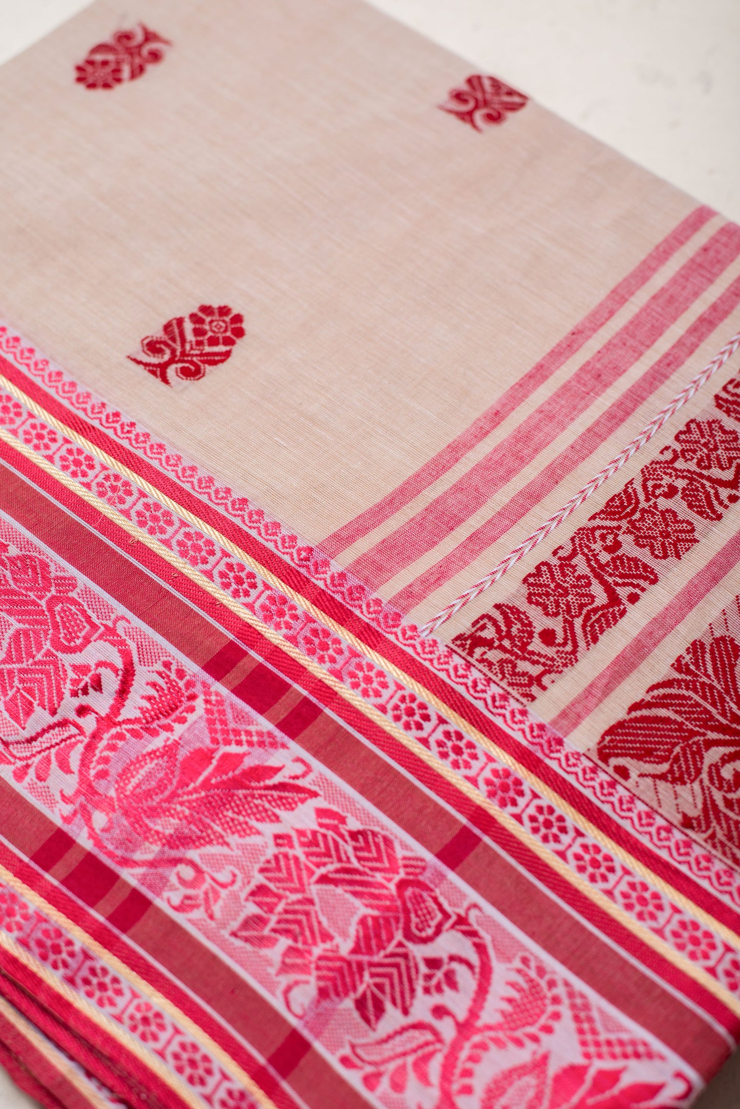 Beige Bengal Handloom Tant Cotton Saree
