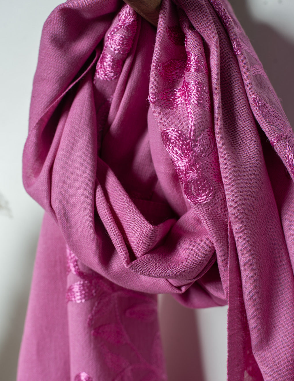 Pink Embroidery Woven Bhagalpuri Linen Stole