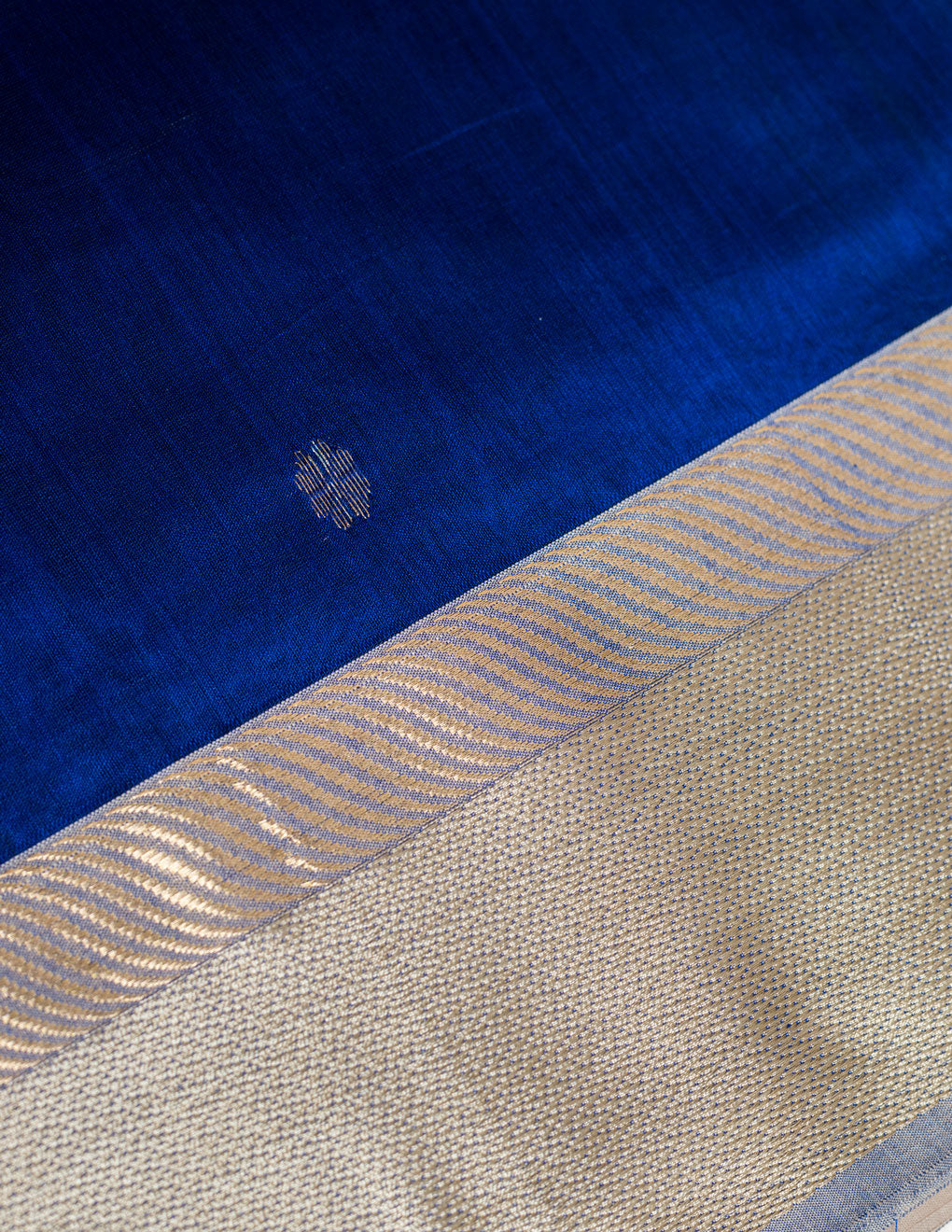 Blue Hand Woven Pure Maheshwari Silk Buti Saree