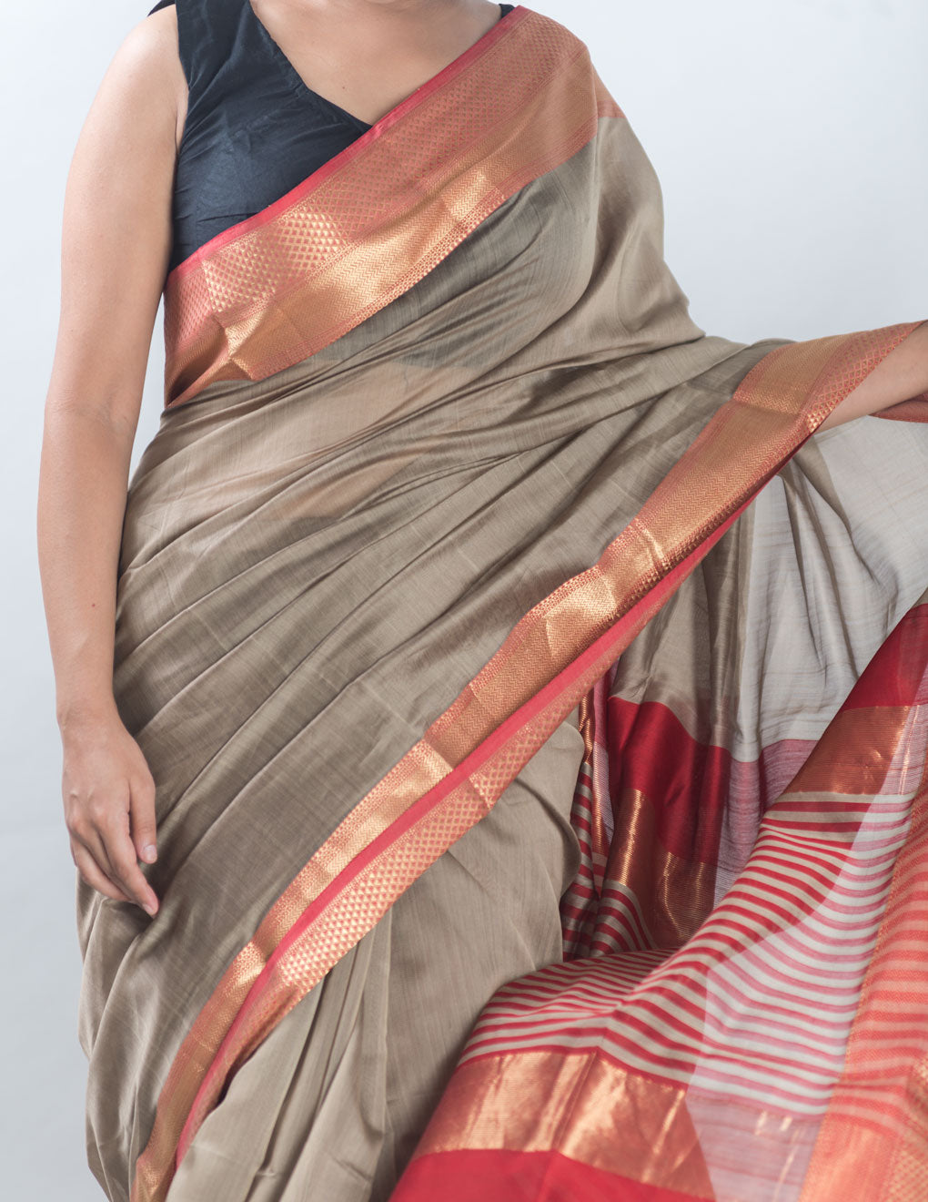 Grey Hand Woven Pure Maheshwari Silk Plain Saree